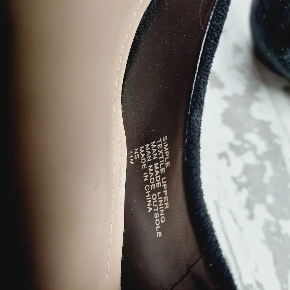 NEW Charles by Charles David Women's Simple Black Leather Wedge Pumps X21